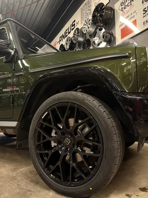 Jante Brabus et pneu Pirelli sur Mercedes Classe G à Gosselies